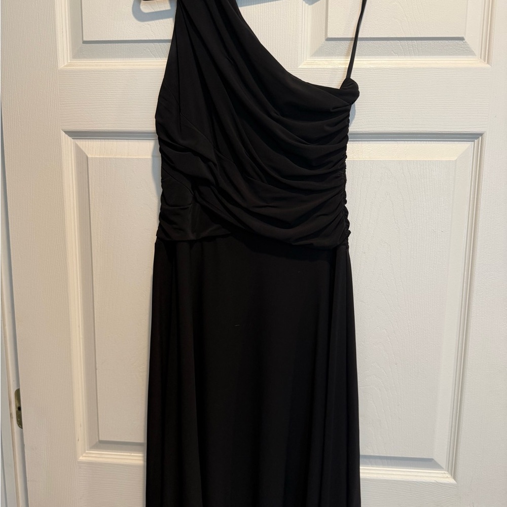 Lauren Ralph Lauren | Size 8 | Black | One shoulder fit and flair mini